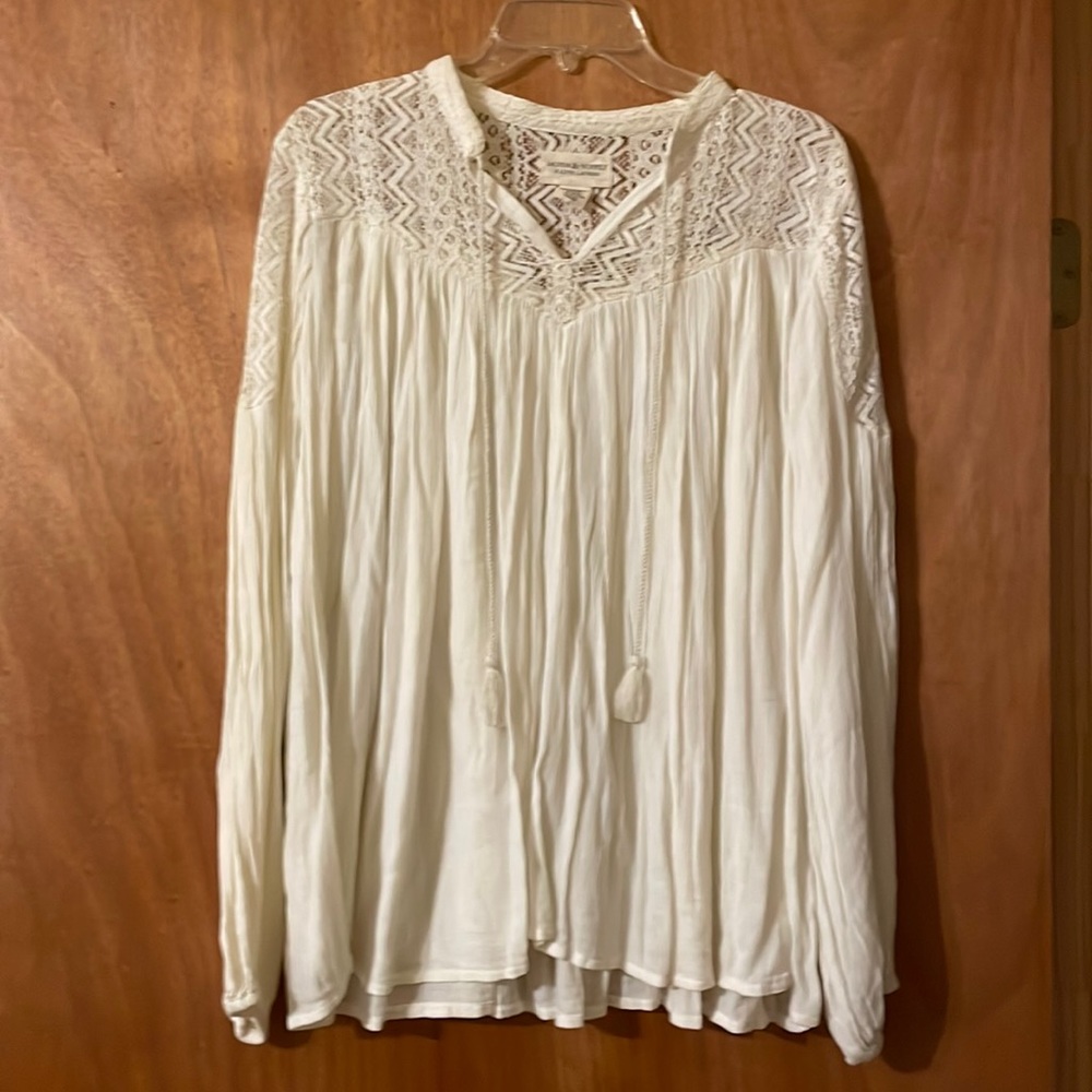 Denim & Supply Ralph Lauren feminine LS top, lacy shoulders, sleeves (OLCC)